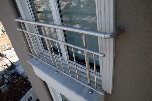 dikey çubuklu fransız balkon korkuluk